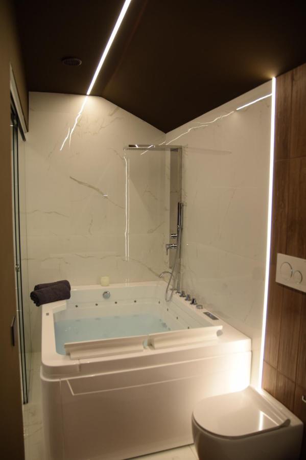 Rebecca House Suites カターニア エクステリア 写真
